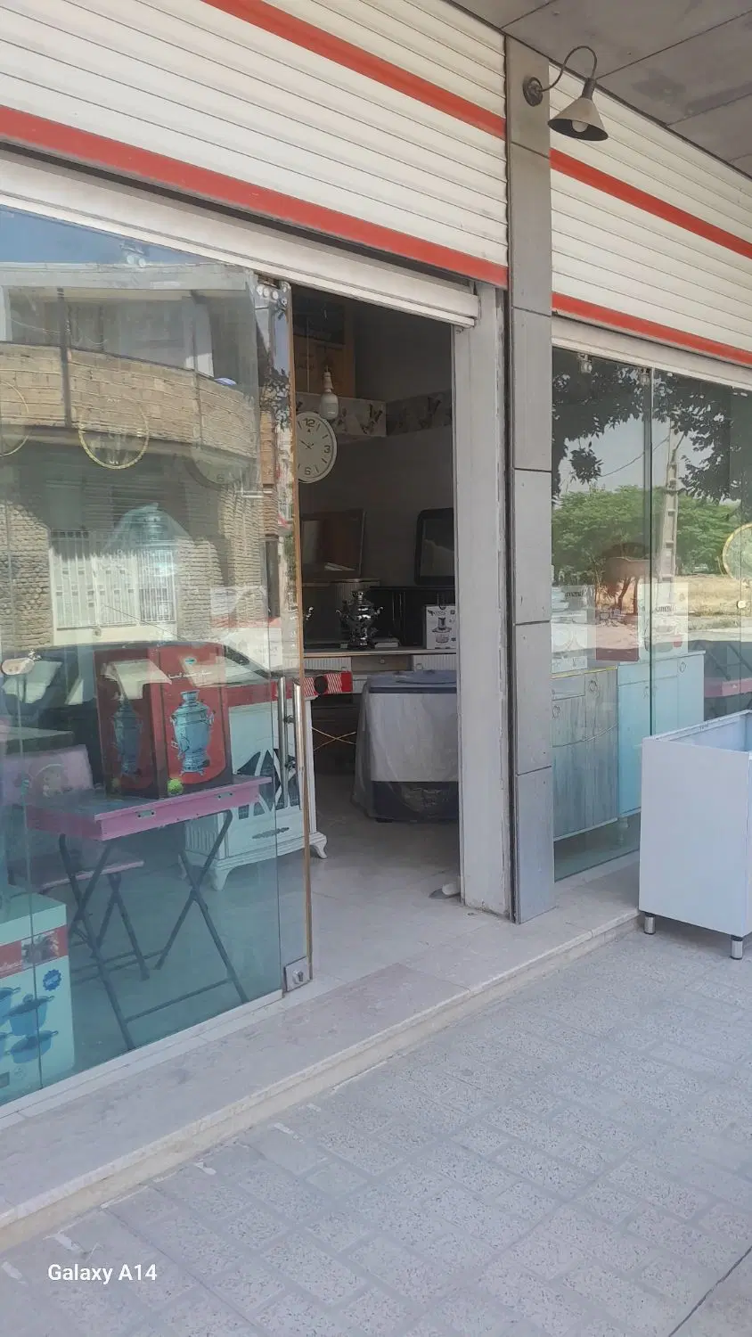 مغازه ۵۰متری با ۲۰ متر بالکن وسرویس بهداشتی