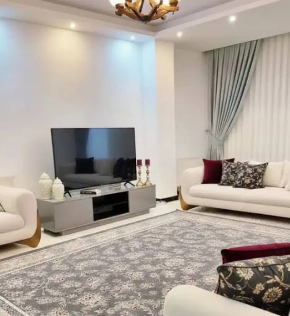 خانه ۱۰۰‌متری  رهن ۲۰۰ اجاره ۶ تومان