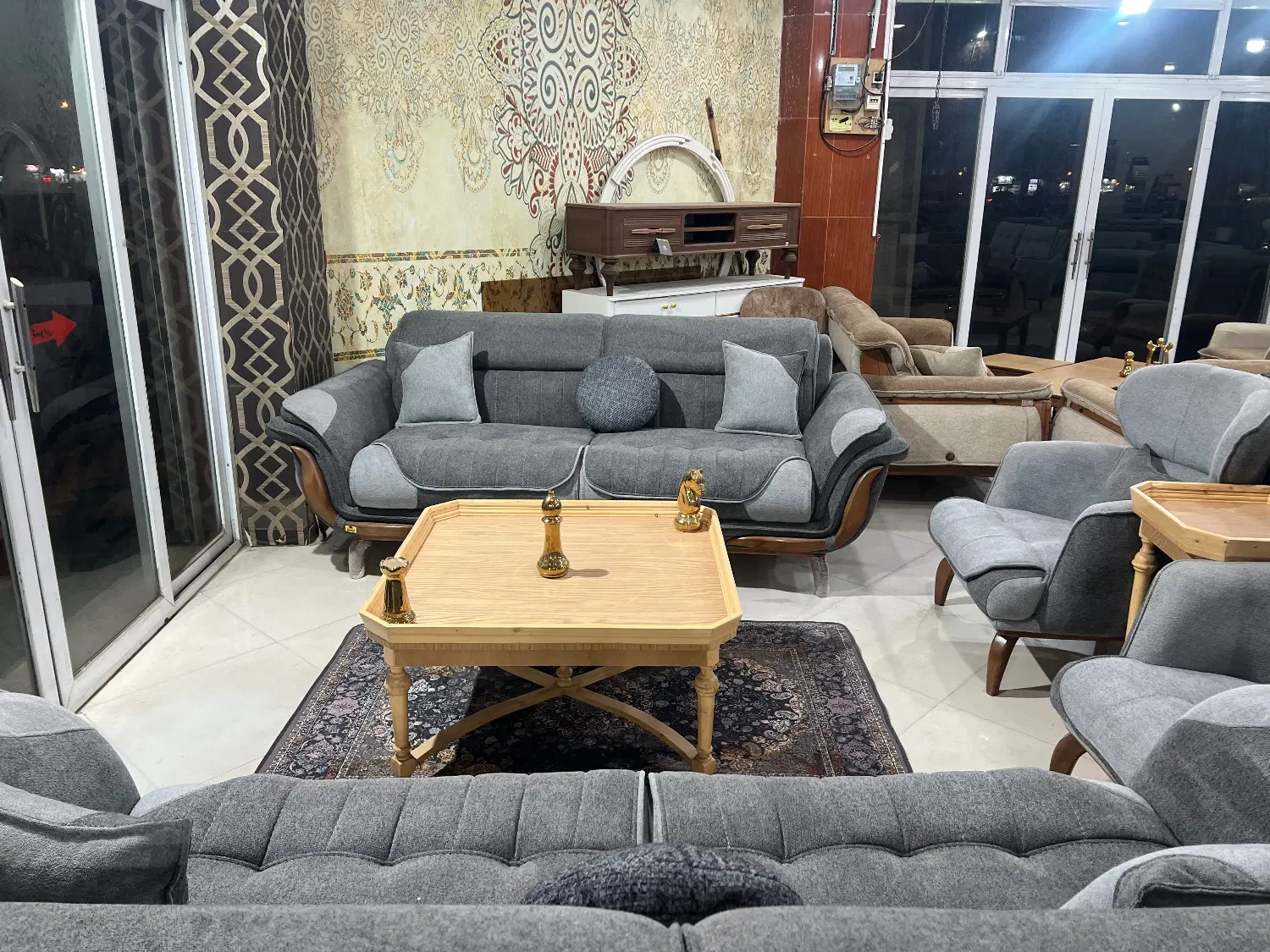 واگذاری فروشگاه مبلمان در زیباشهر