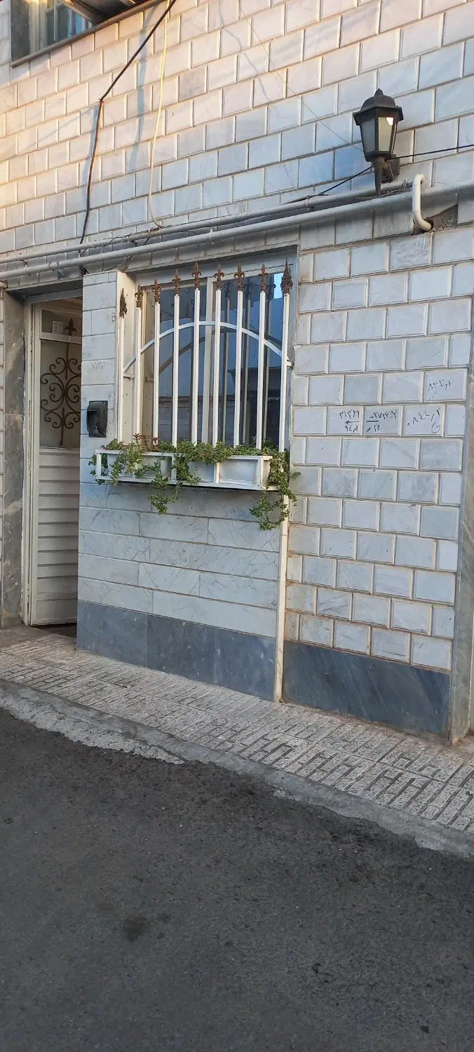 فروش ۷۰متری کاملا مستقل حیاط دار جای خوب