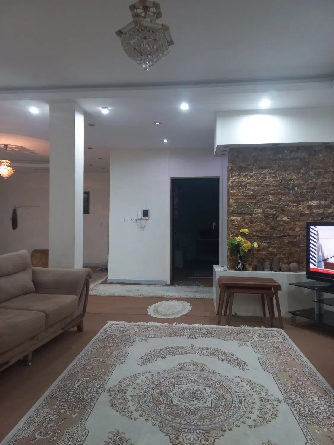 ویلایی ۳۱۲ متری کاملا بازسازی شده بهارستان