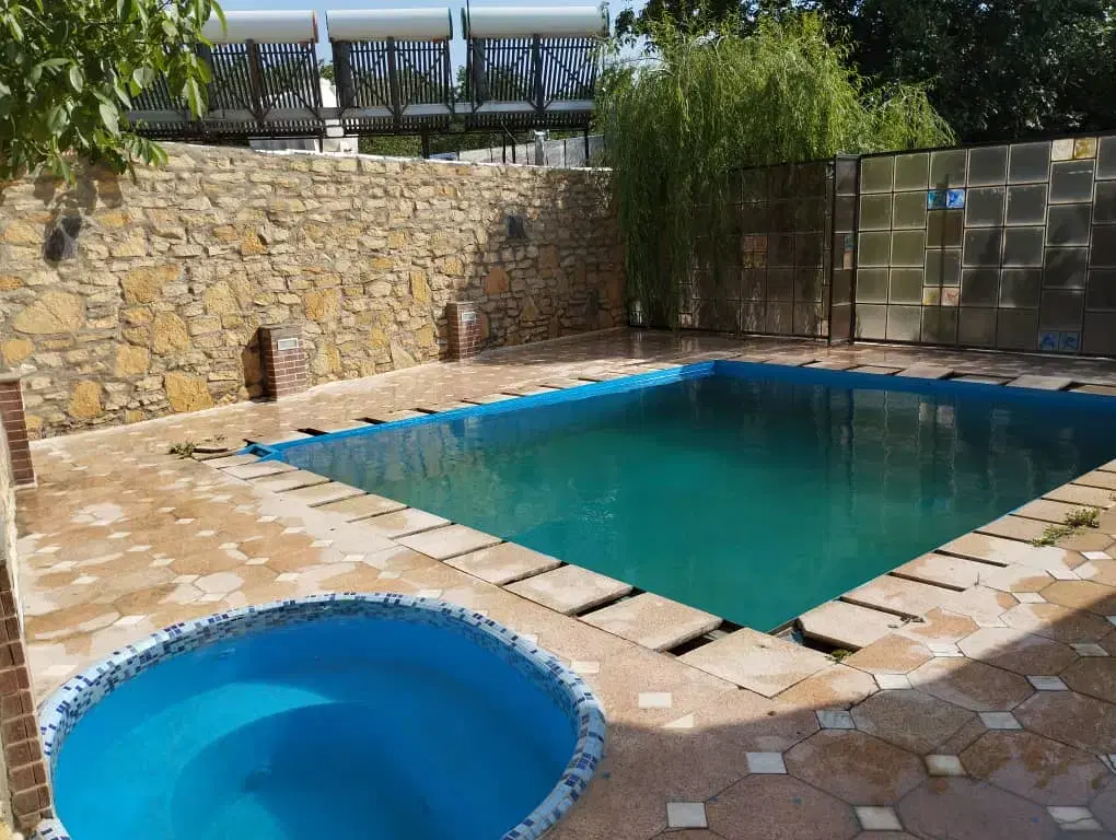 باغ ویلای استخردار روباز