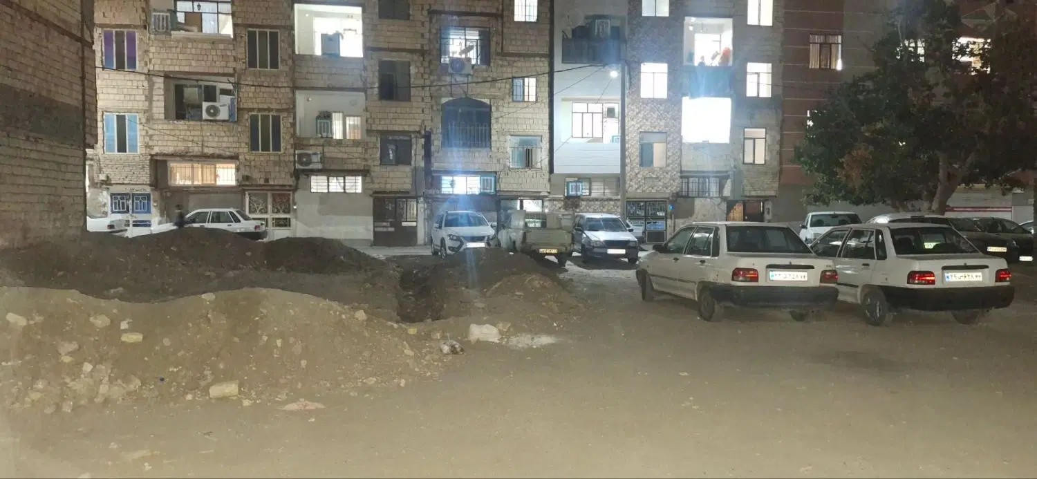 زمین فروشی