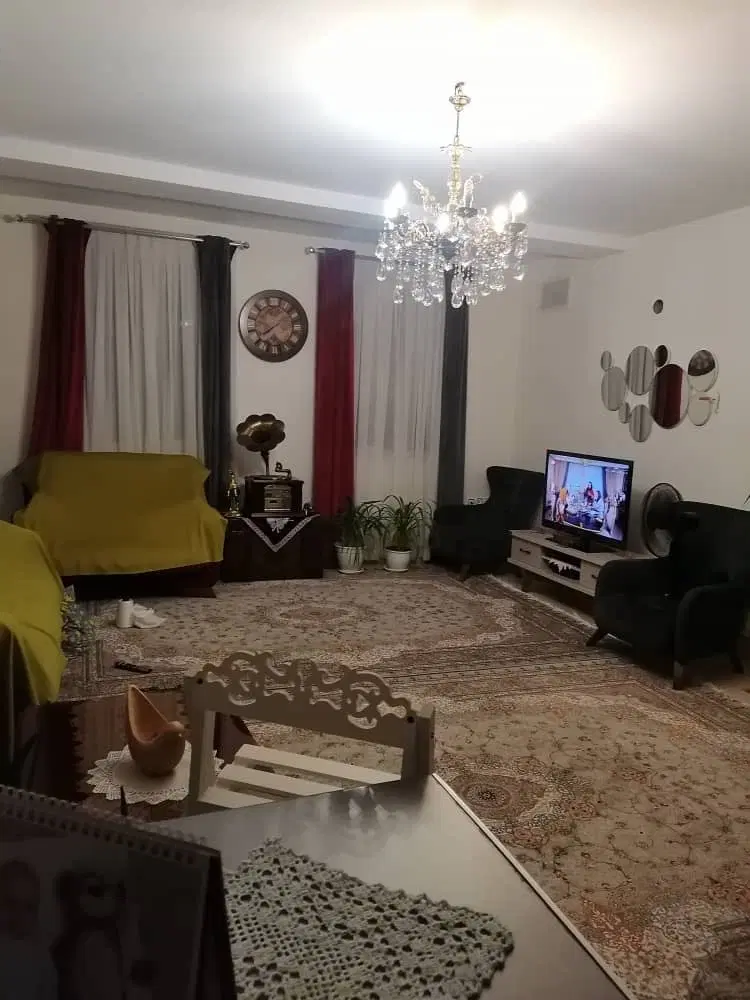 فروش آپارتمان ۷۴ متر  طبقه ۴ با آسانسور خ فرهنگیان