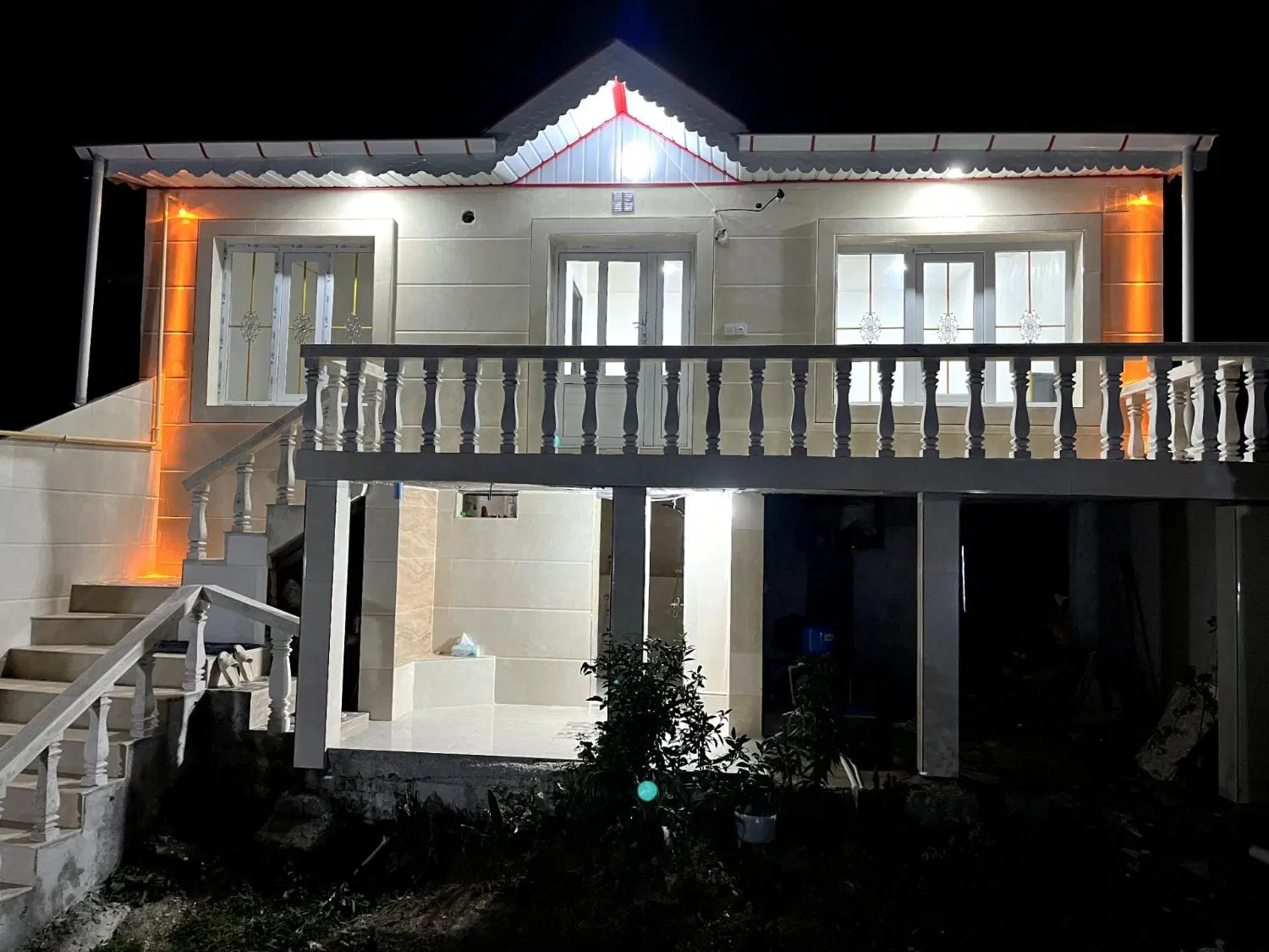 ویلا نوساز امکانات کامل