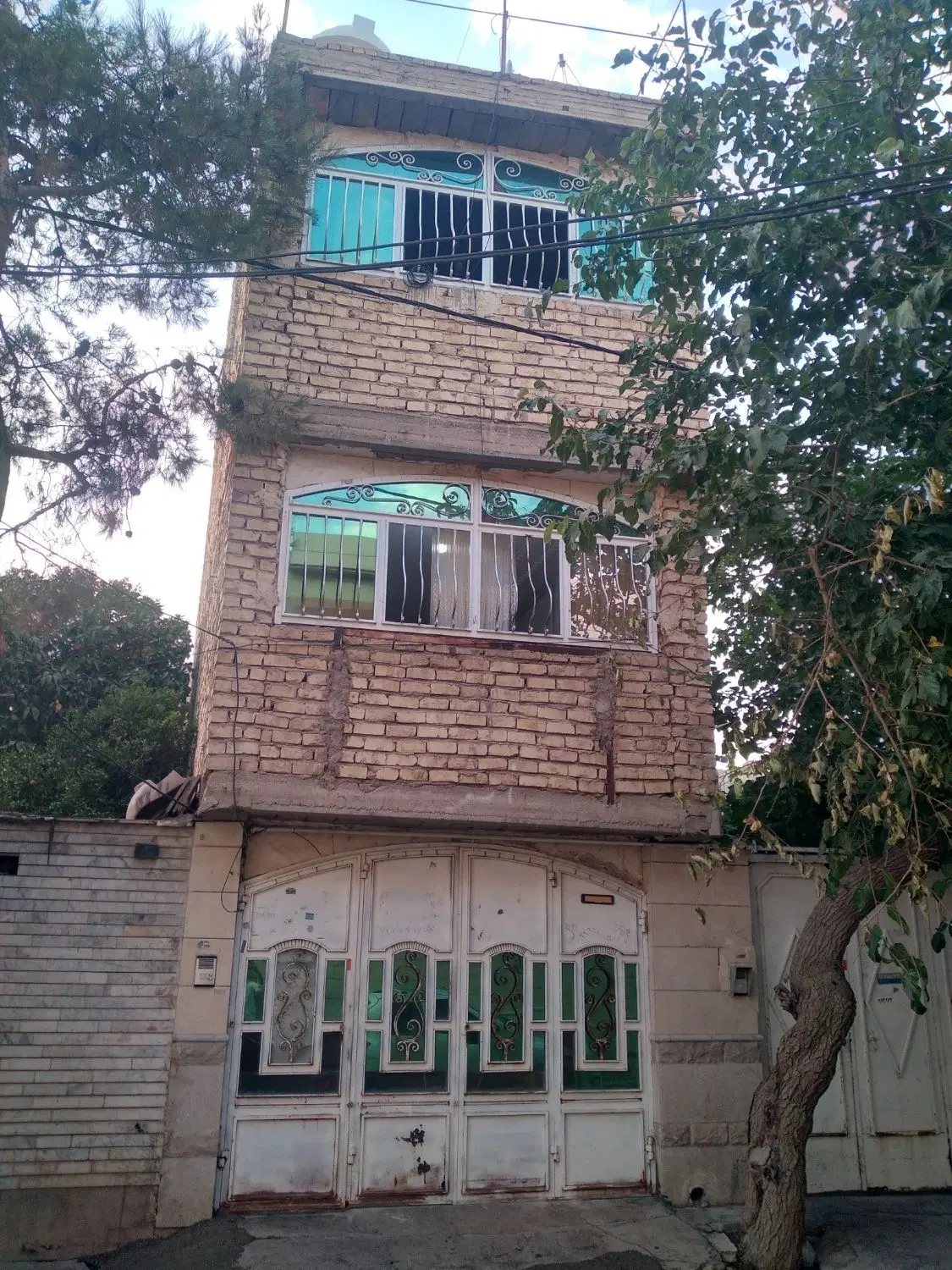 ۳۳مترزمین ۱۰۸ مترزیربنا
