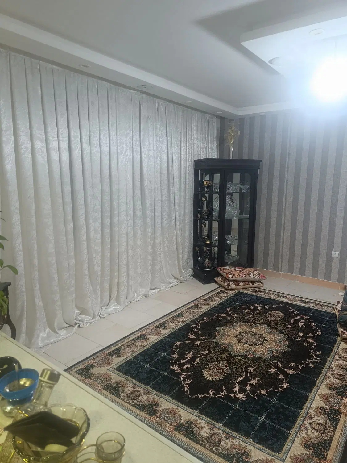 همخونه مواجه نیازمندم