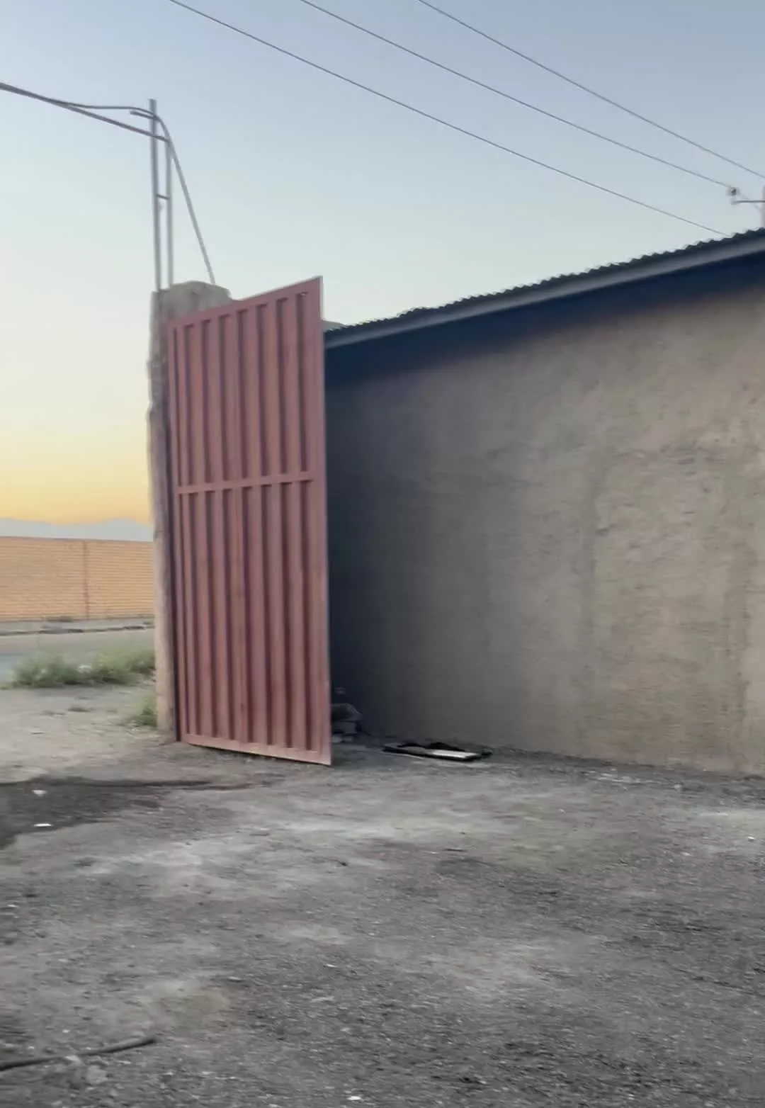 سالن ۴۲۰ متری تخلیه بهر خیابان