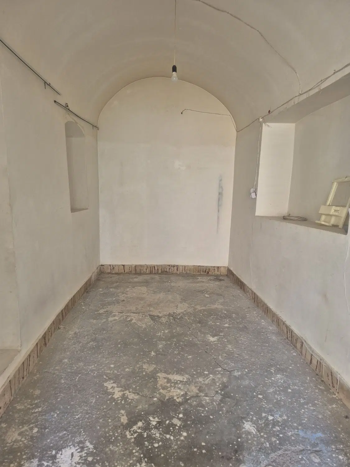 خانه نقلی حیاط داره دربست