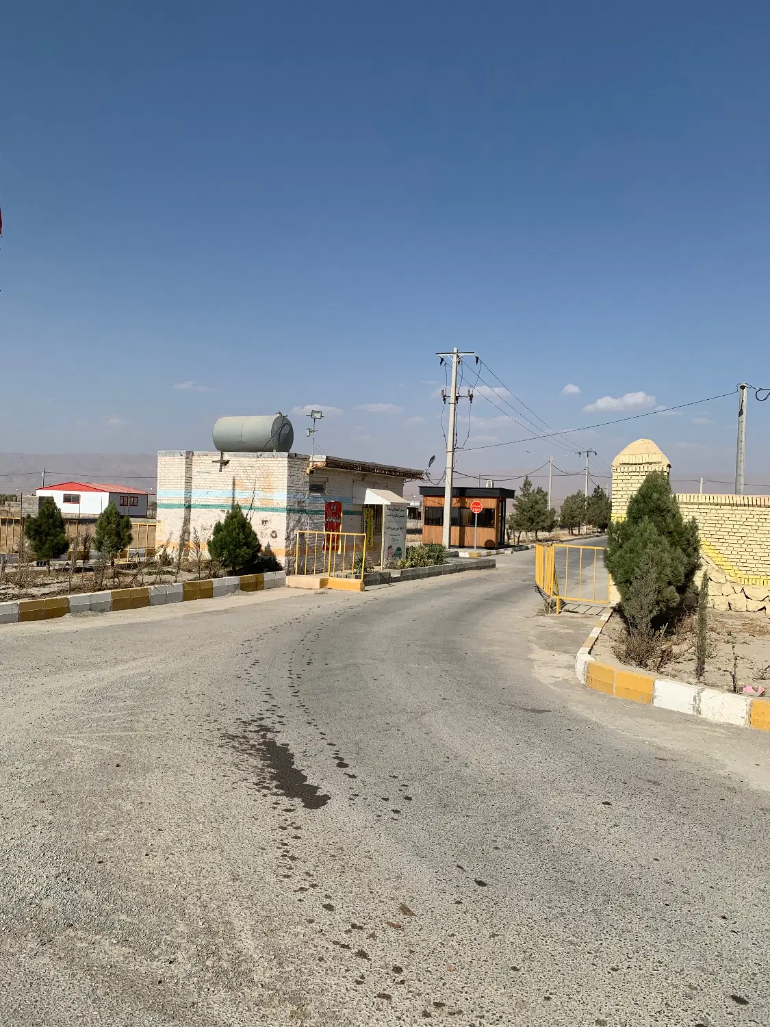 زمین ۱۰۰۰ متری در مجتمع نسترن حیطه طلا