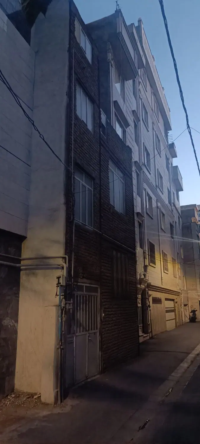 کلنگی ۹۰ متر قابل سکونت