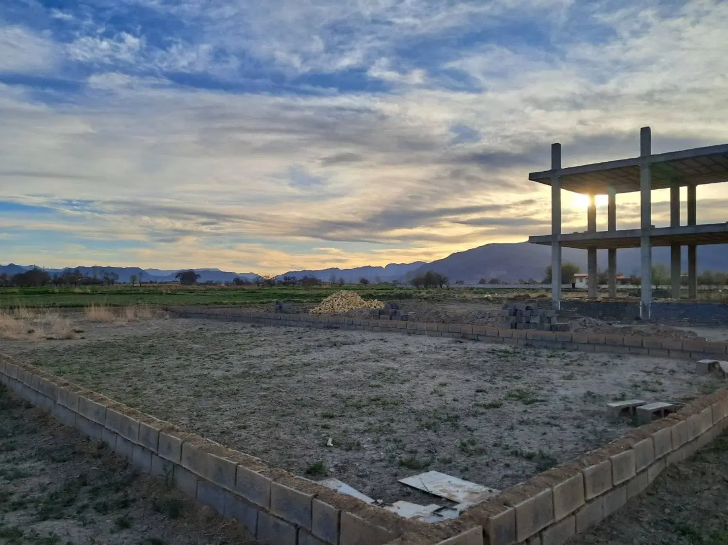 زمین مسکونی سند‌دار