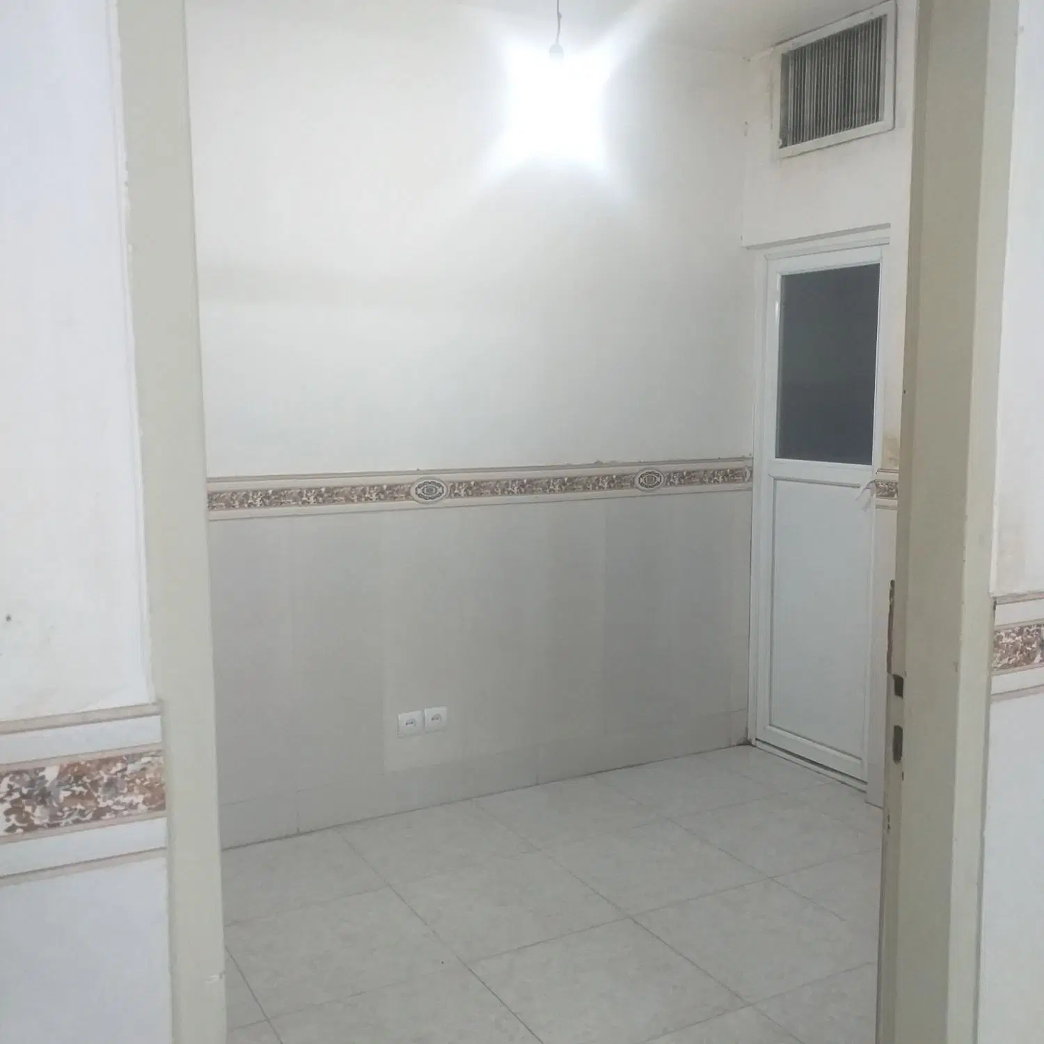 ۸۴ متری یک طبقه  دربست