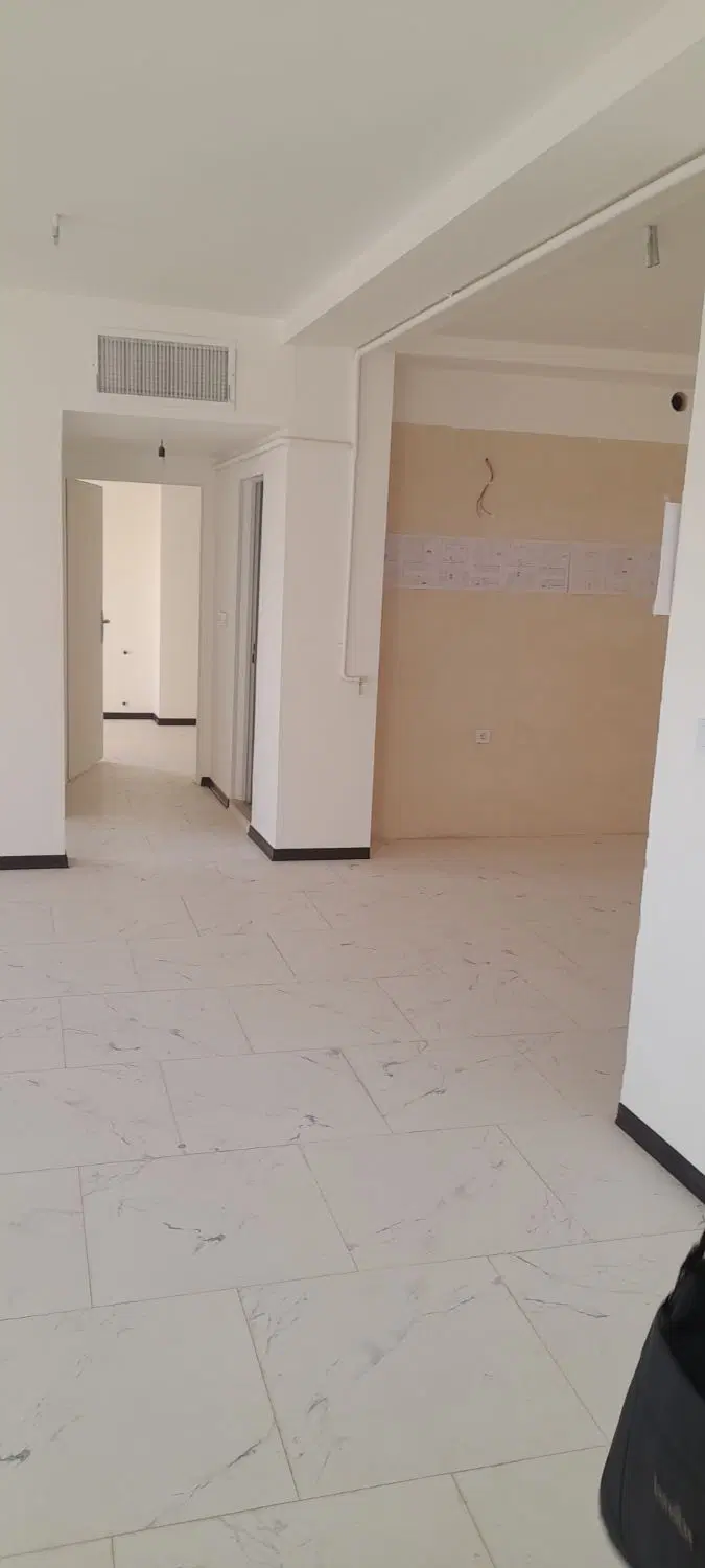 نوساز دو خوابه_ ۹۷متری_ پارکینگ مسقف
