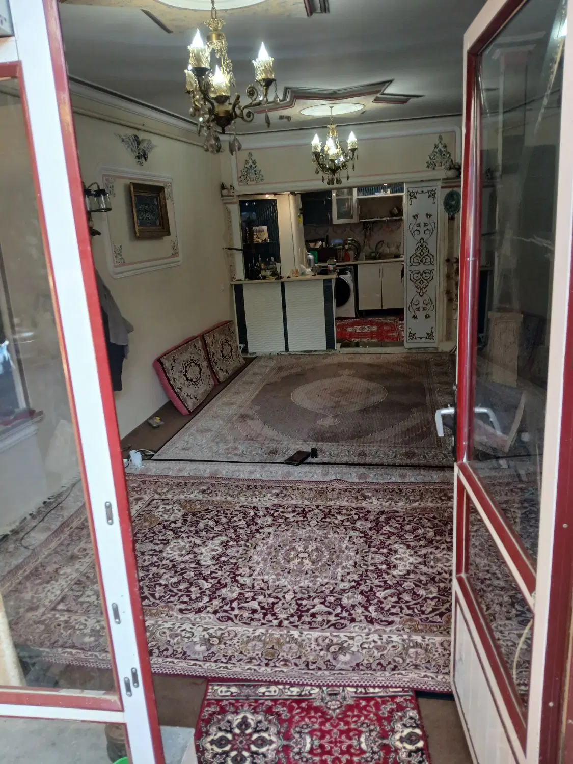 حیاط باغمعروف