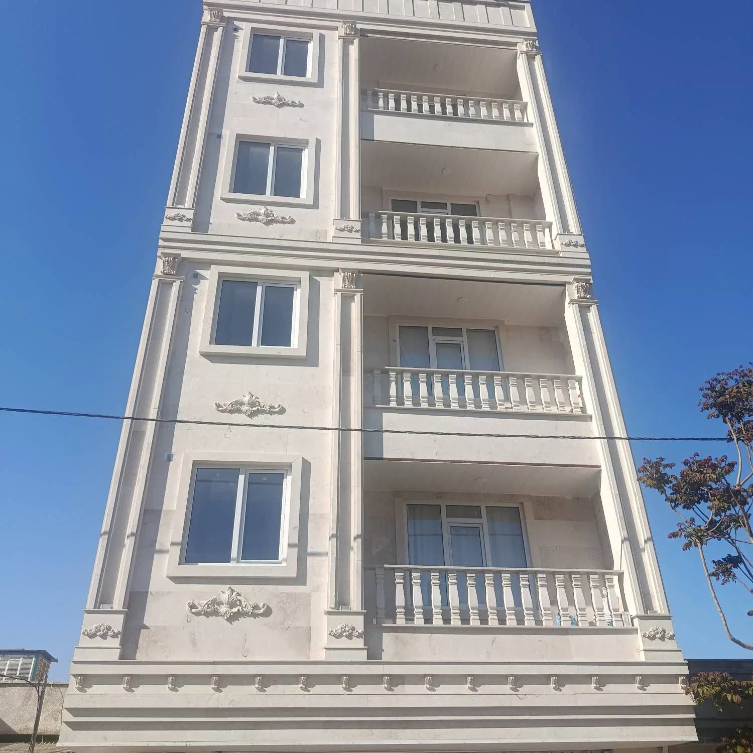 فروش کلی 5 طبقه جنوبی،4 واحد 105 متری