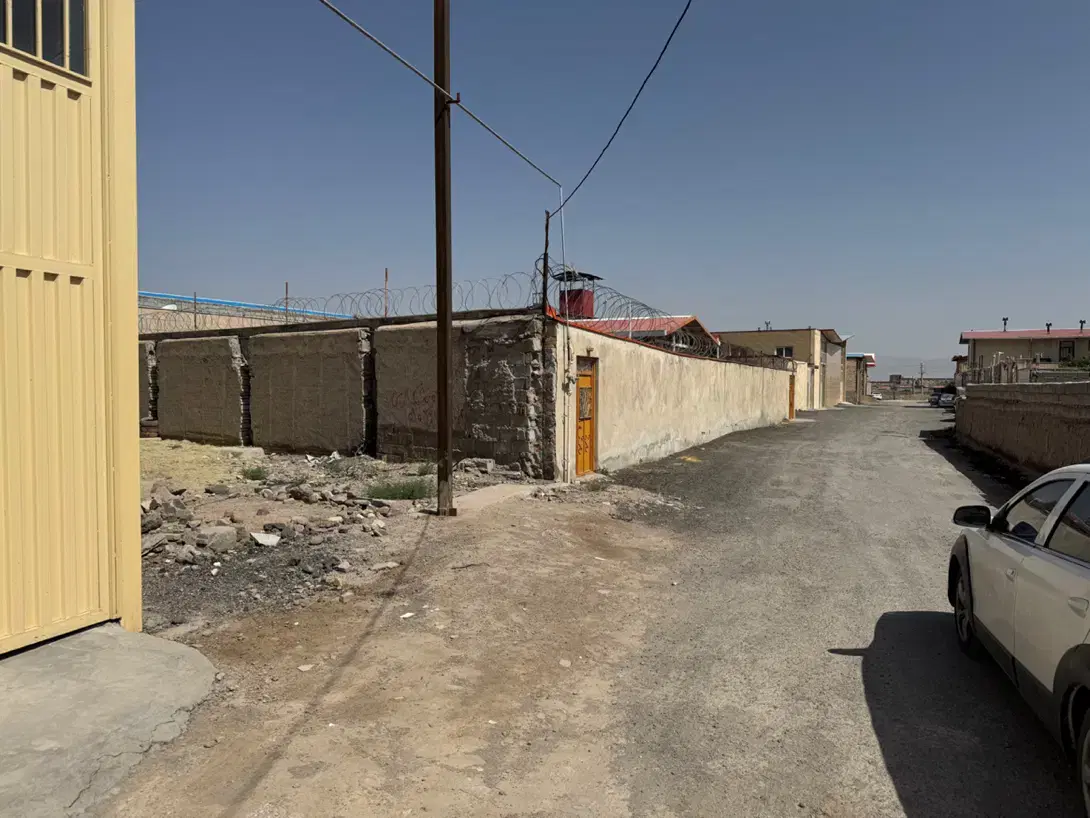 زمین کارگاهی ۲۲۴ متری آماده ساخت با انشعابات