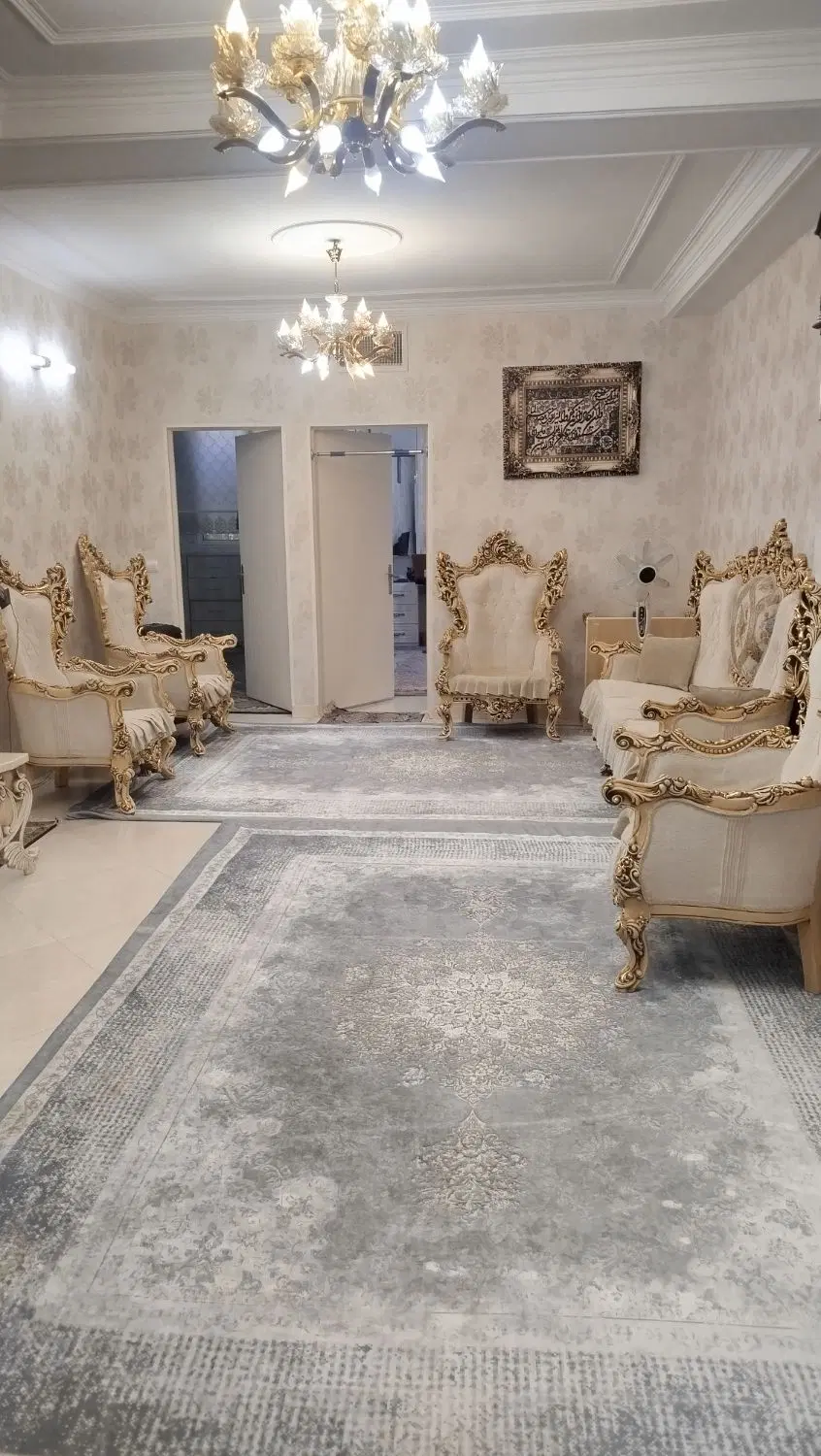 واحد ۷۲متری با پارکینگ