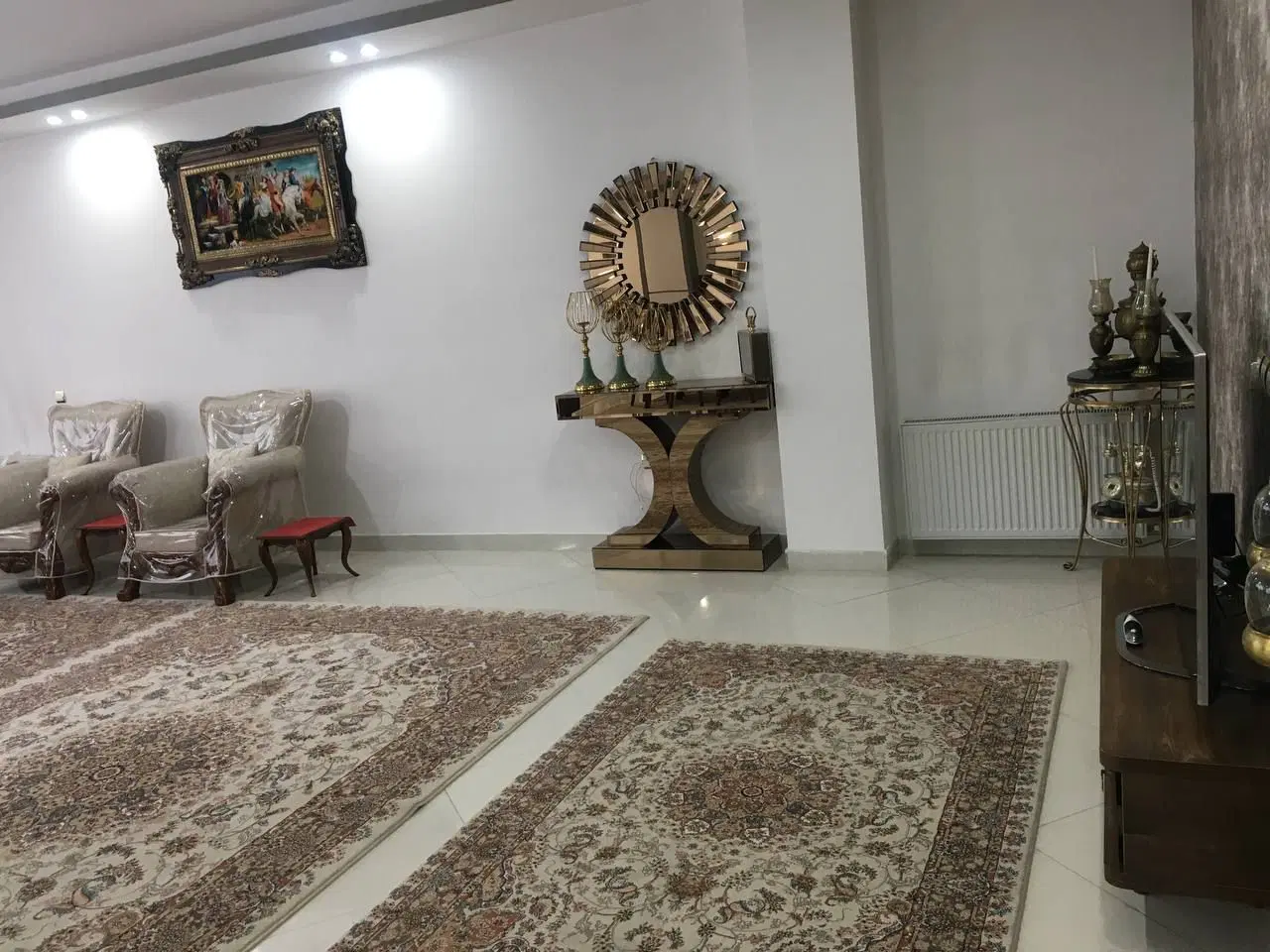 آپارتمان پشت تالار انتظار