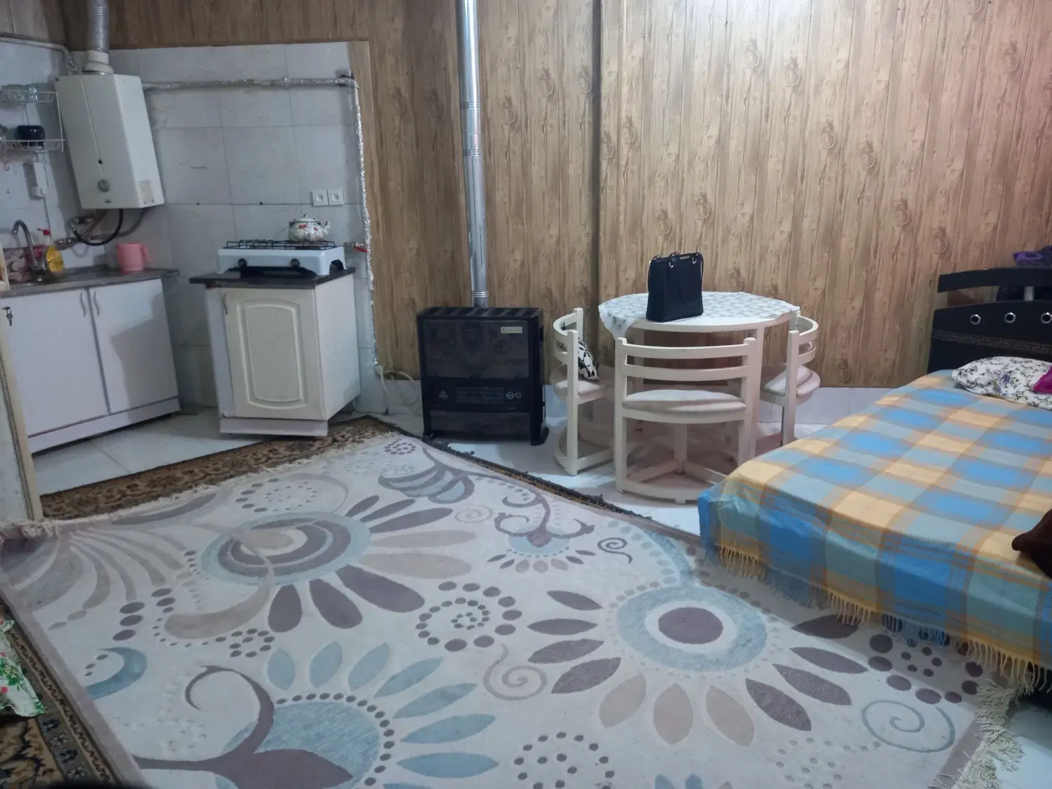 سوئیت  نقلی  نزدیک دریا