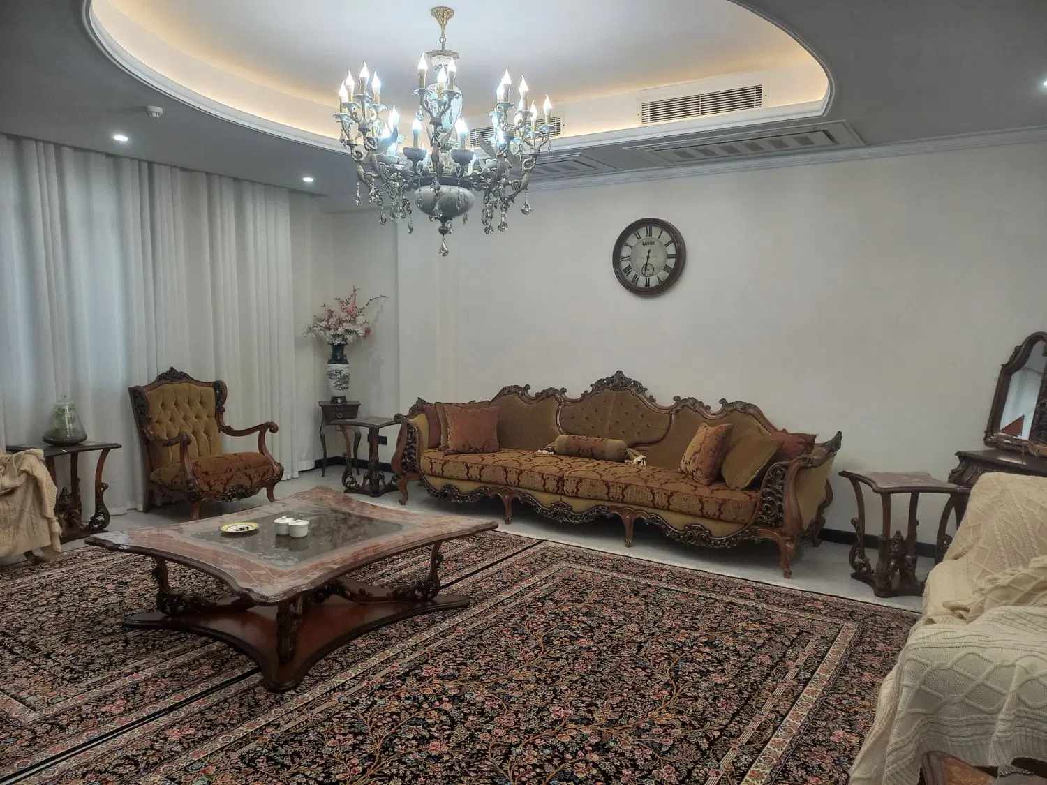 واحد ۱۲۰ متری فول بازسازی ،با دو پارکینگ