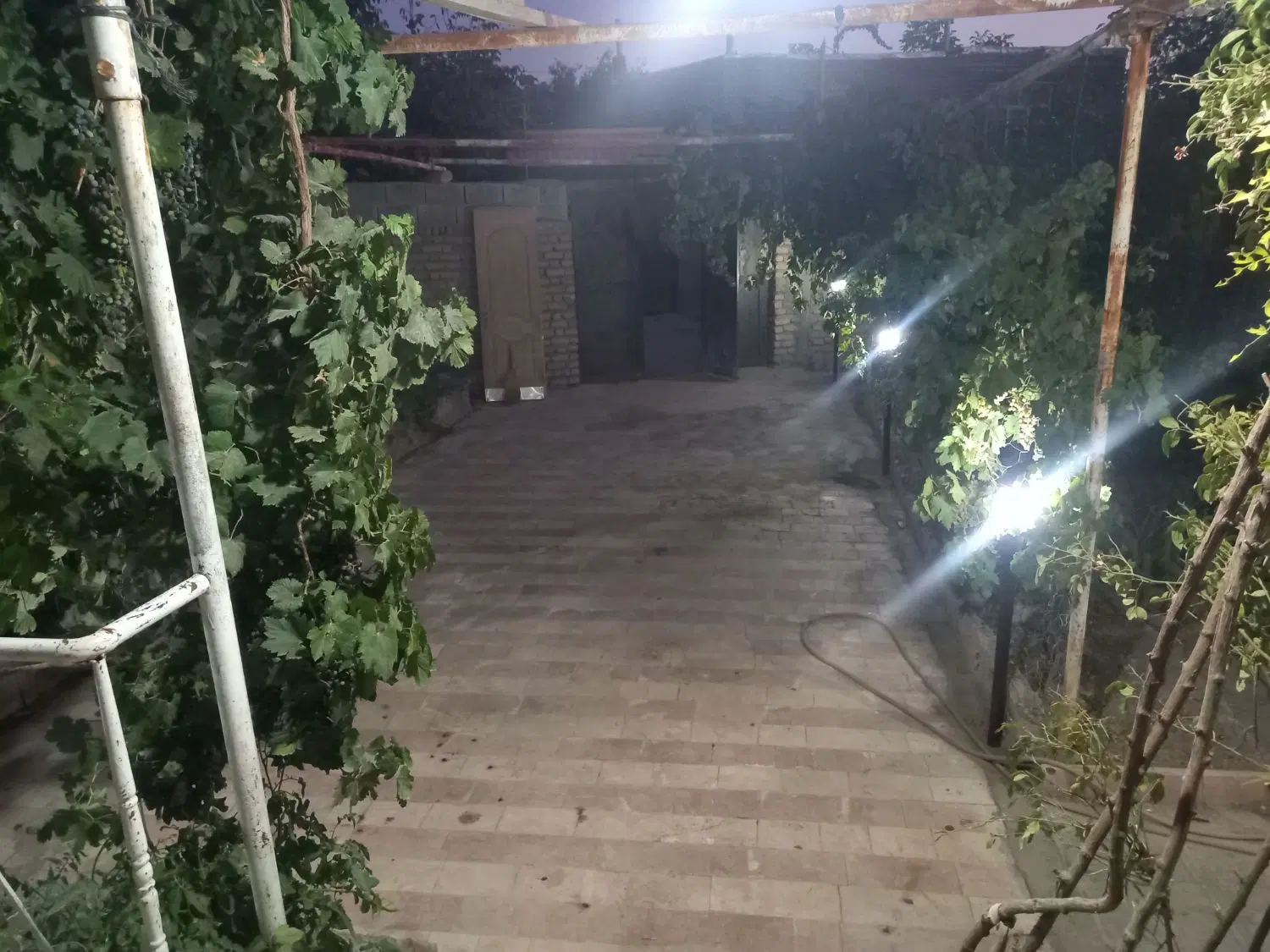 باغ ویلا اسخردار شهر درود