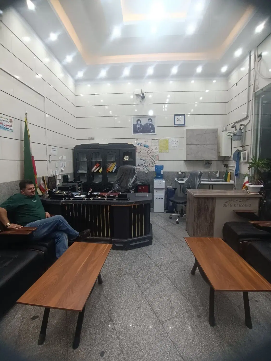 مغازه در میدان ساعت