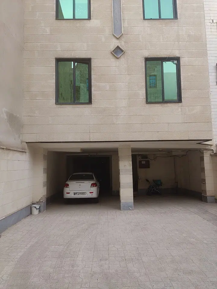 واحد ۴۸ متری سند دار