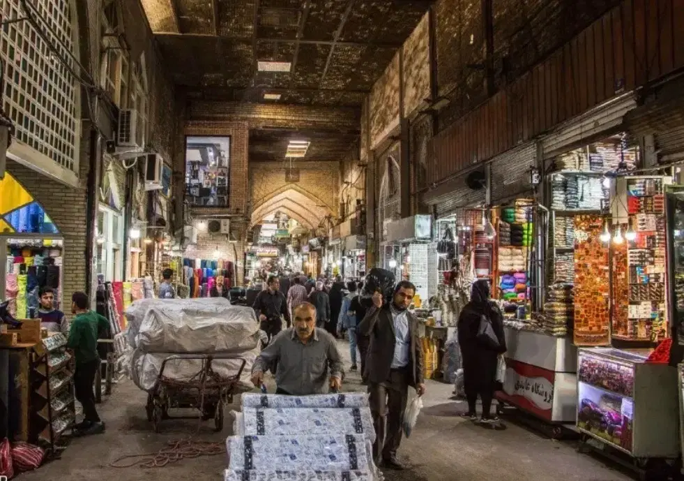 ۱۷ متر مغازه دو نبش بازار بدون مشابه
