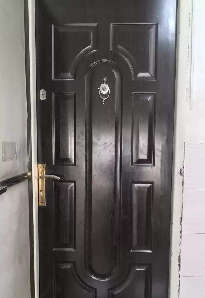 خانه ویلایی با هفتاد متر بنا و 30 متر حیاط جنوبی