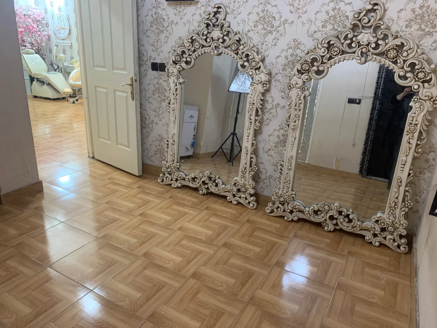 ملک تجاری و نستق دونبش