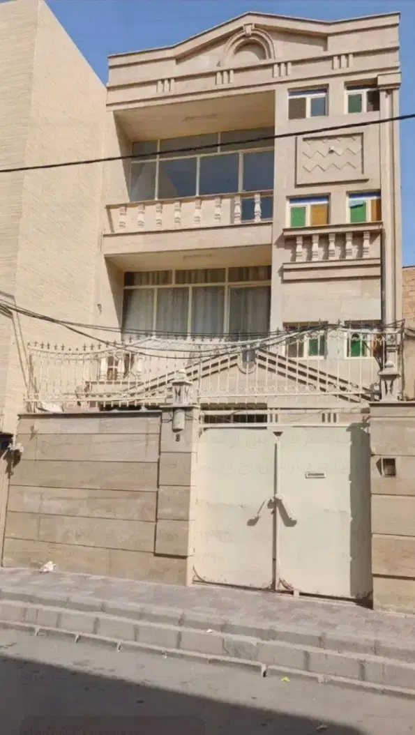 سه طبقه ویلایی
