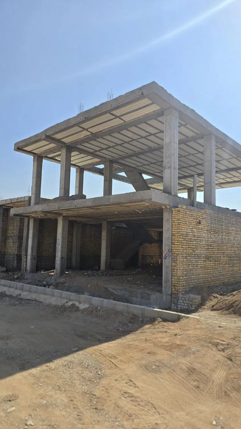 خانه نیمه ساز حسینی