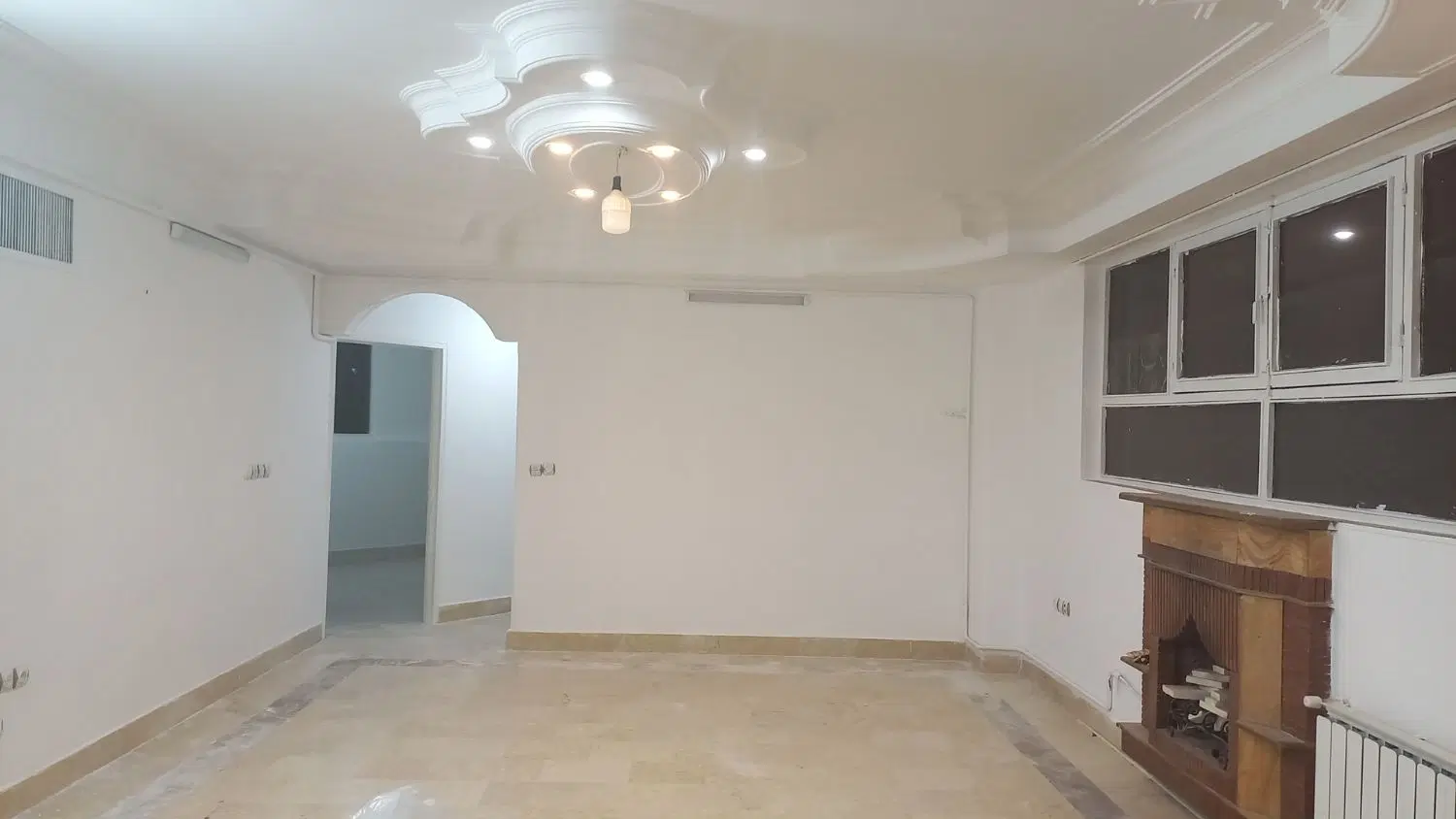۹۳ متری  دو خواب خیابان بهشت سالاریه