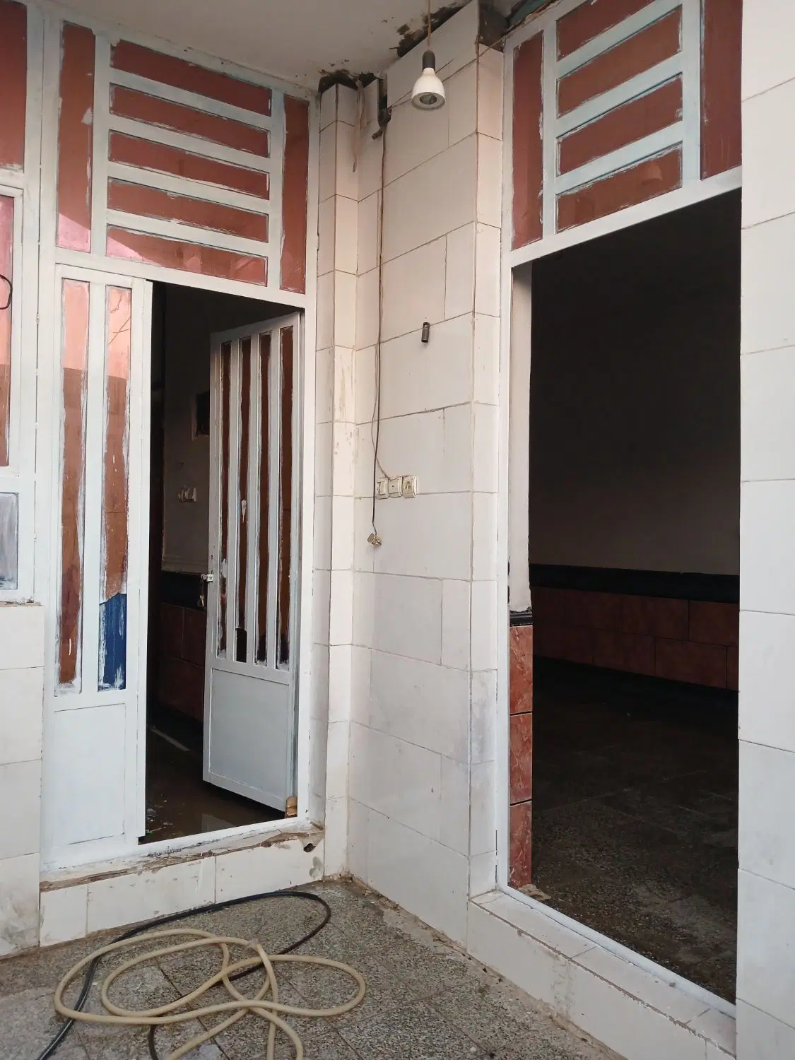اجاره ورهن ویلایی۱۲۰متری خیابان مدارس چراغ راهنما
