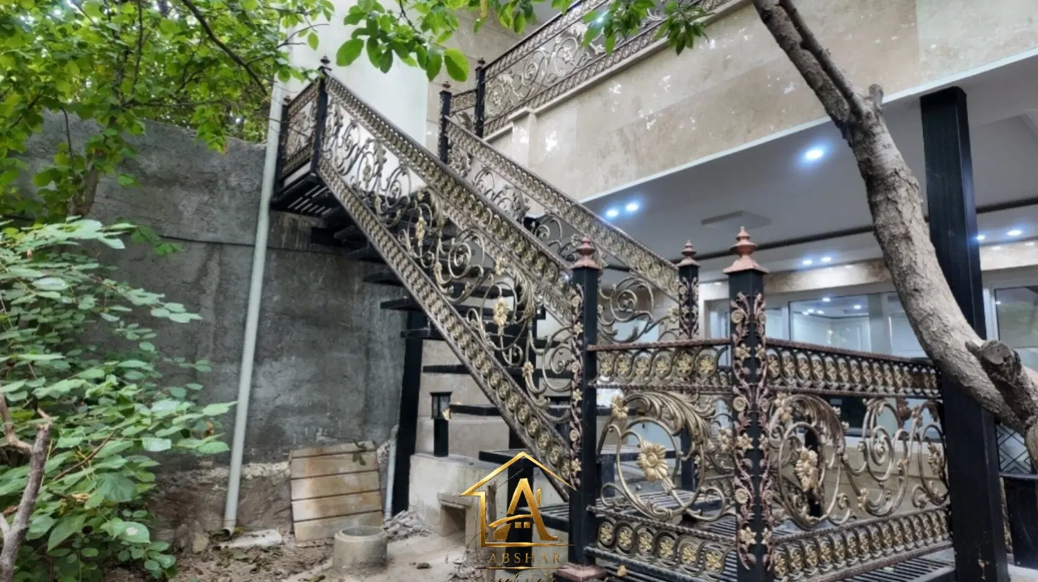 باغچه ۴۵۰ متری با دو طبقه مجزا در آیینه‌ورزان