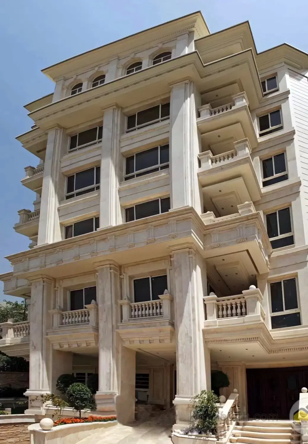 ۳۰۲متر تک برگ