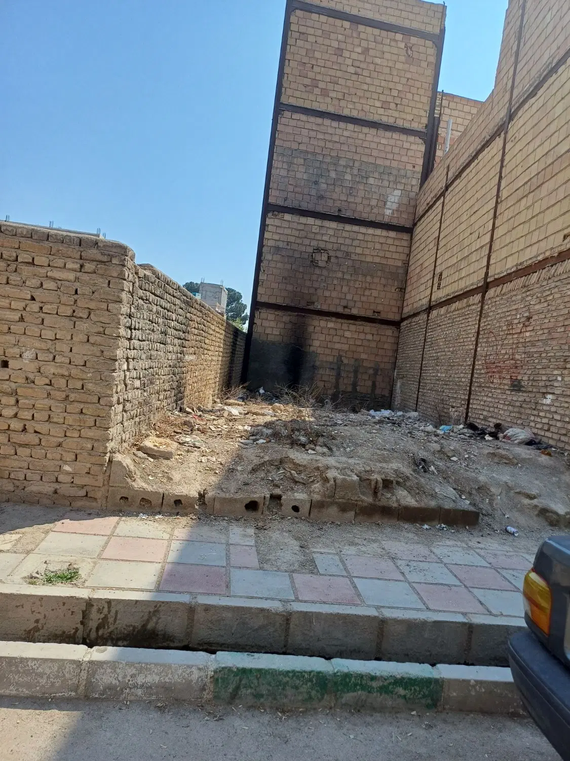زمین مسکونی
