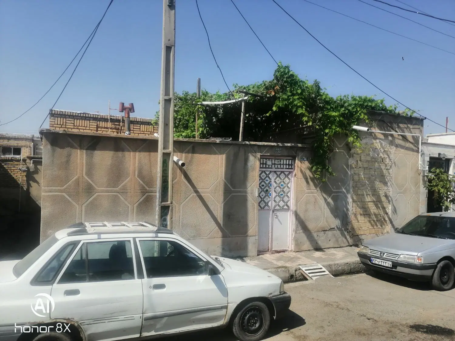 ۹۸ متر  شش دانگ سند رسمی