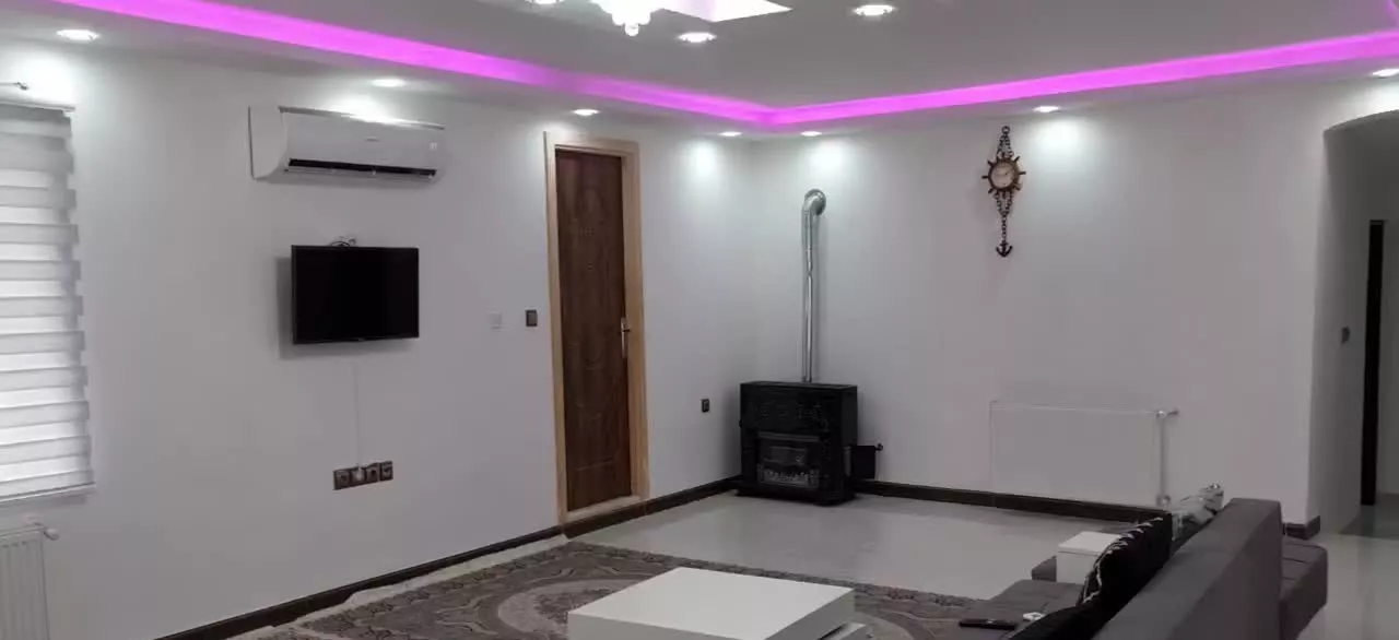ویلا استخر دار  اجاره روزانه تا ۵ نفر