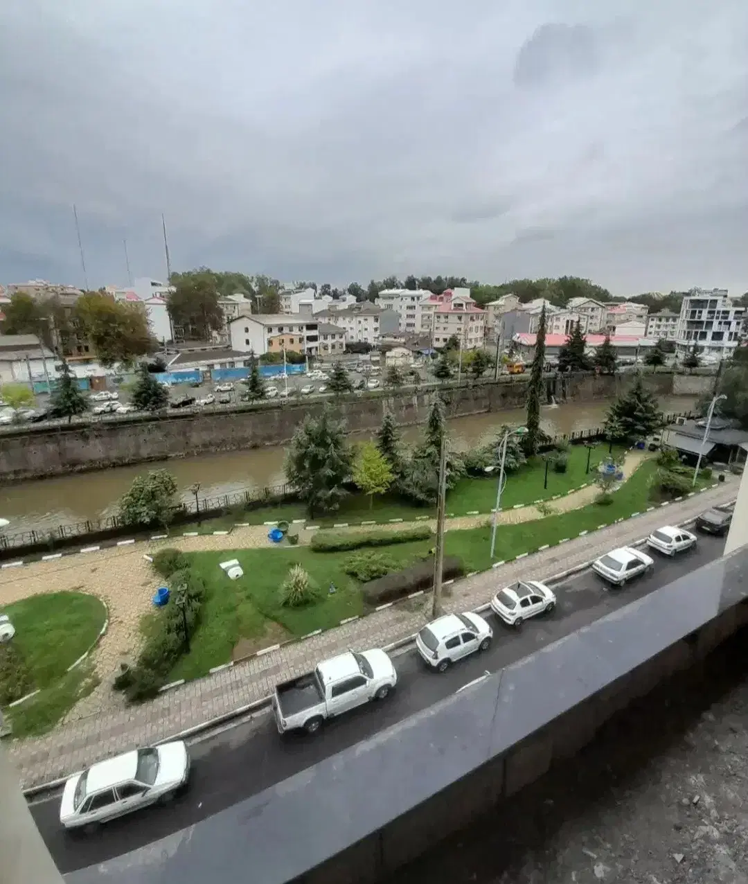 ۹۰ متری مغازه دو طبقه گلسار رشت