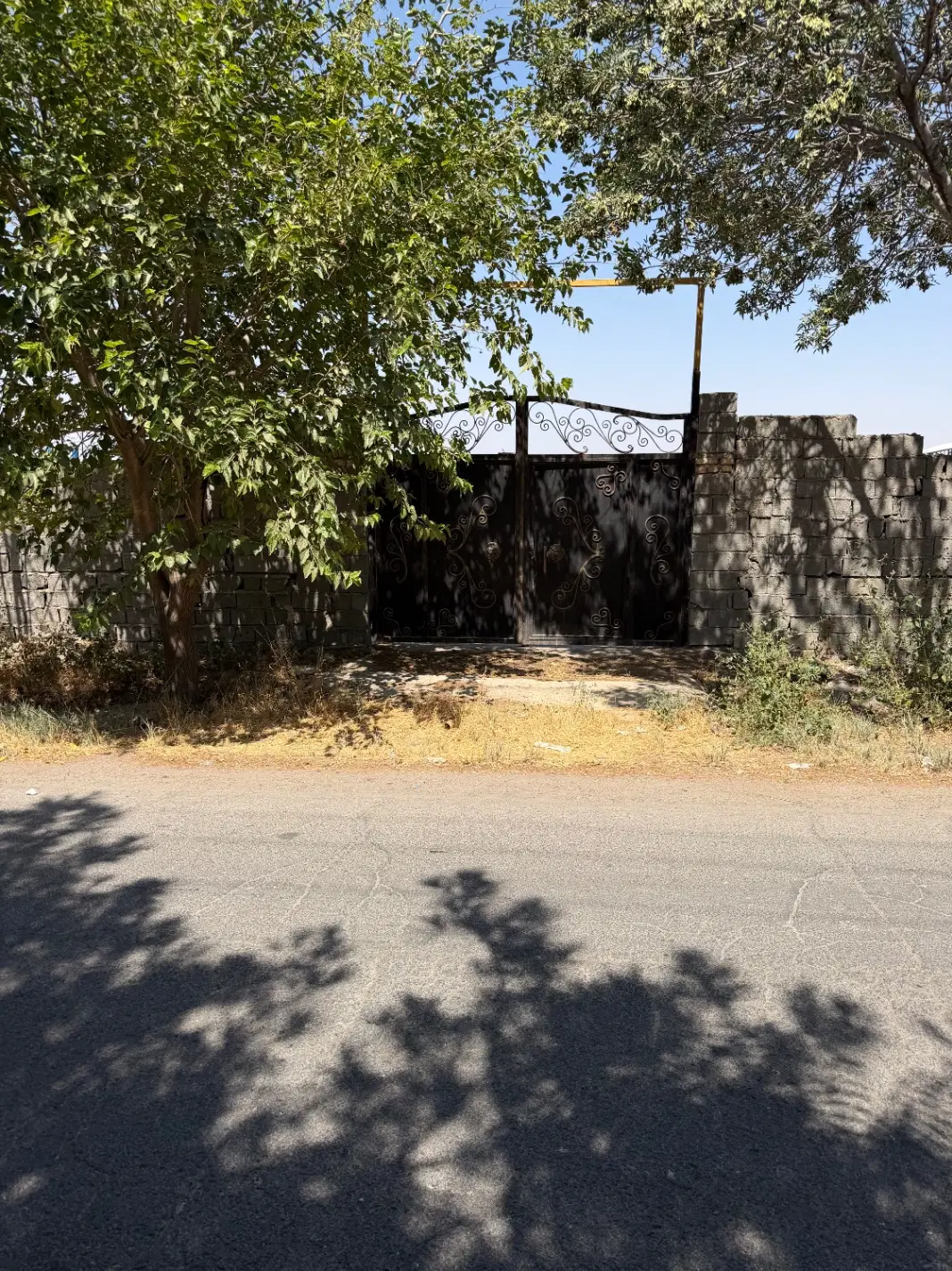 زمین چهار دیواری