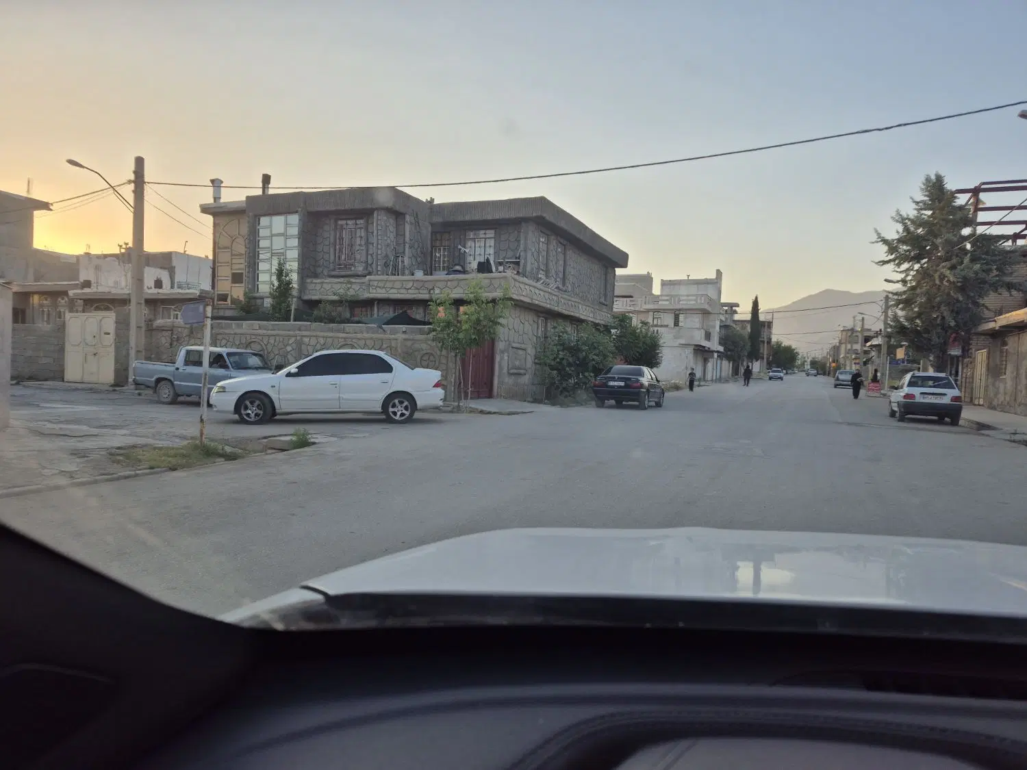 زمین مسکونی واقع در شهرک جهاد
