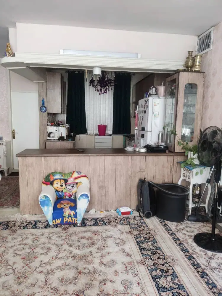 ۶۳متری قدیمی طبقه دوم بدون پارکینگ