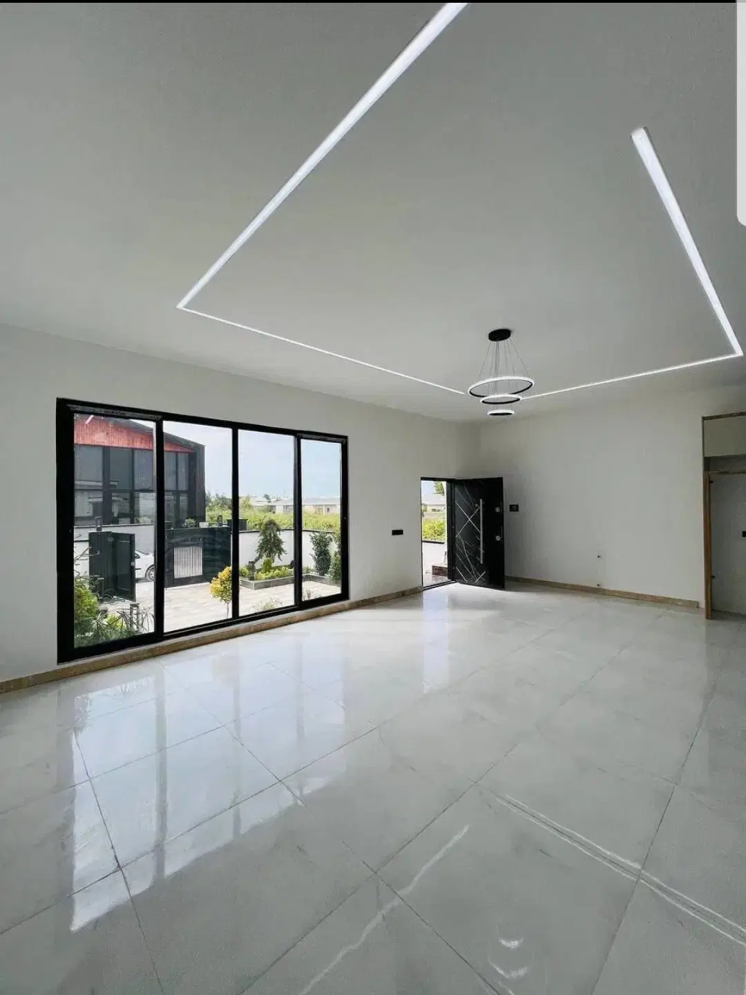 باغچه۳۰۰متری مدرن