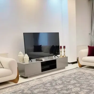 آقا و خانم متاهل‌سکونت و نگهداری ملک در نبود مالک