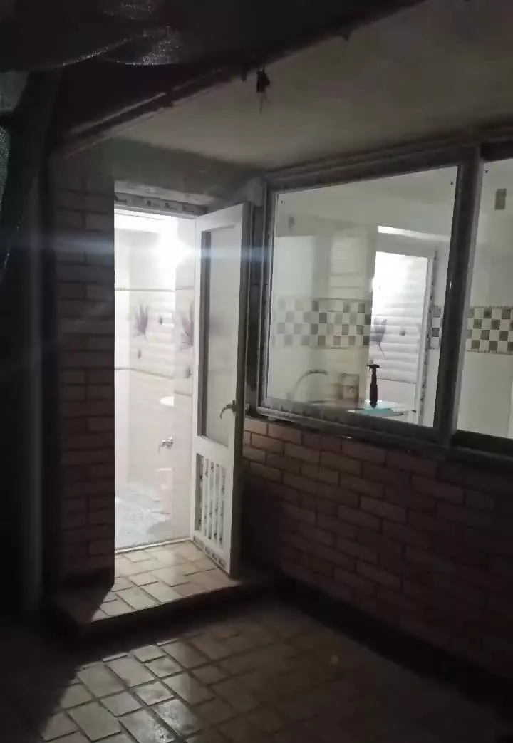 سوئیت ۶۰ متری تمیز