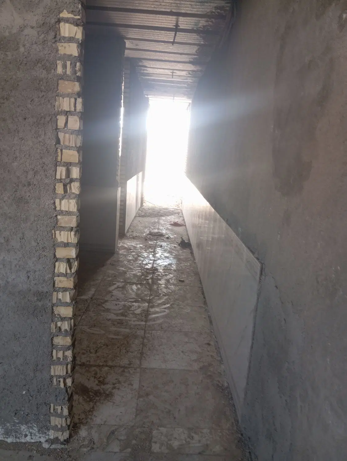 خانه پیش از نیم کار