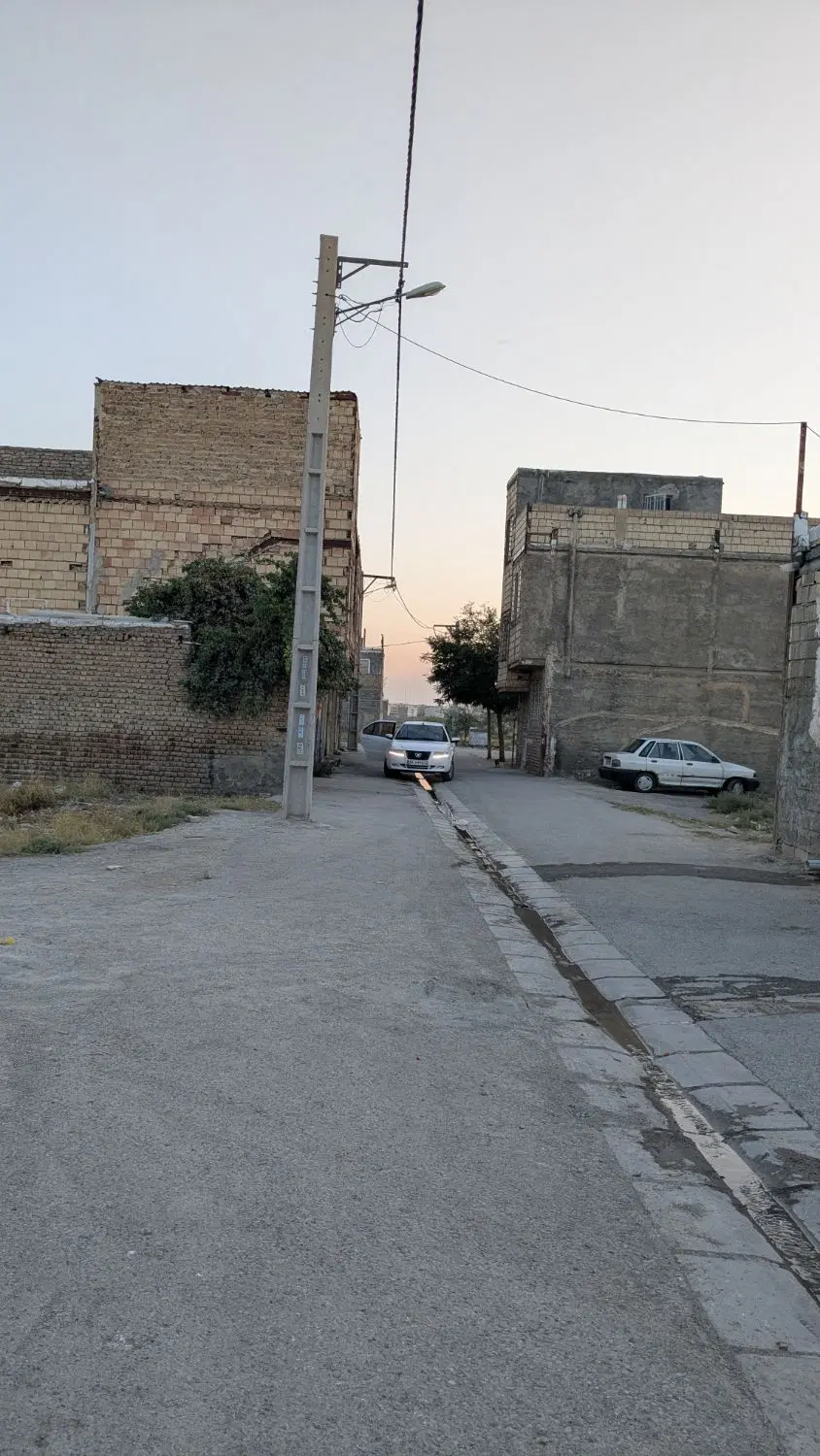 زمین فروشی