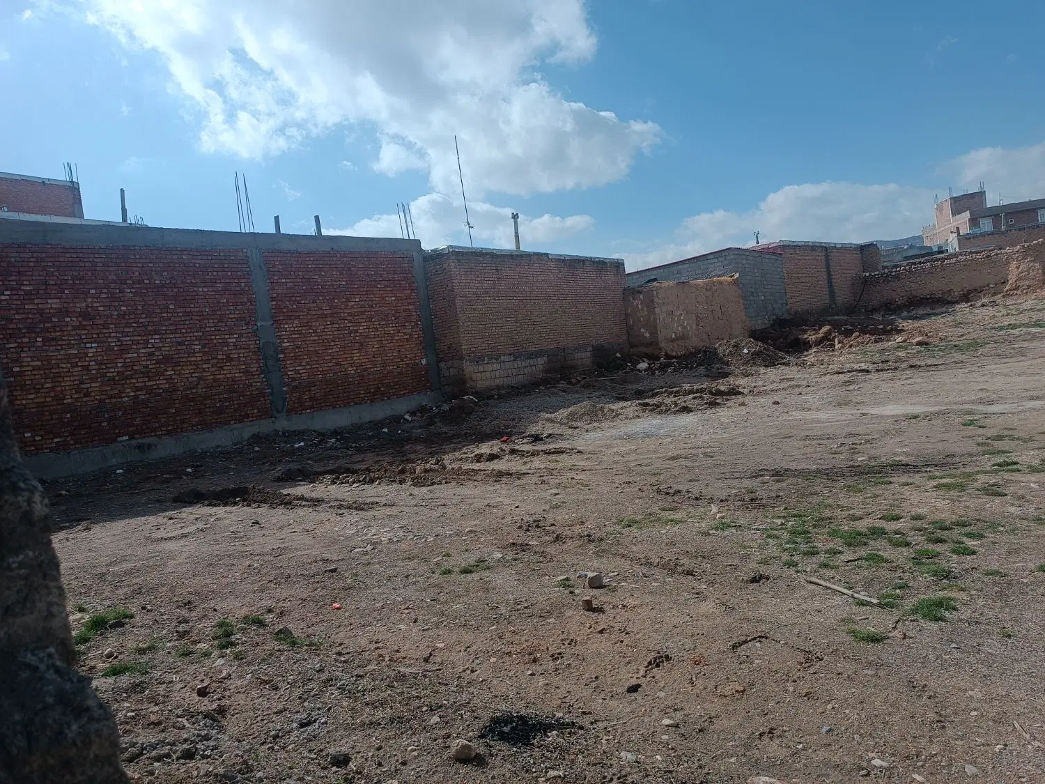 یک قطعه زمین محدوده واقع در روستای آغتپه
